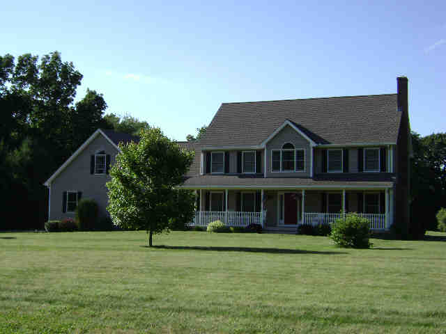 Building photograph for 82 AUNCIENT OAK RD